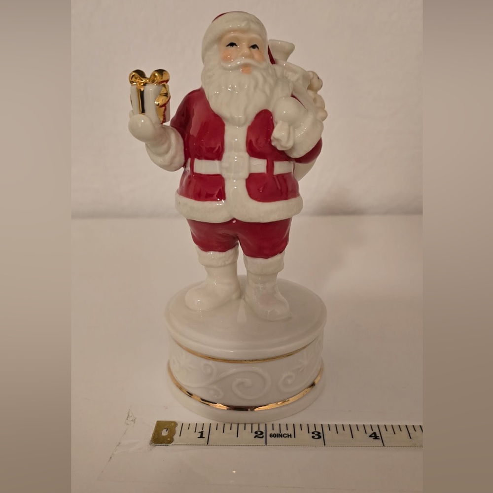 Lenox Musical Santa Figurine Porcelain Gold Trim Wonderland Wishes w/Box - Picture 8 of 9